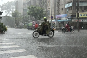 Bão số 15 và áp thấp nhiệt đới ảnh hưởng ra sao đến thời tiết TP.HCM?