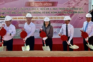 Bờ Bắc kênh Đôi. Ảnh: THUẬN VĂN