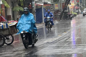 Mưa dông gia tăng nhiều khu vực ở TP.HCM chiều tối nay