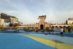 Bí thư Thành ủy TP.HCM Trần Lưu Quang khảo sát chợ Bến Thành, Hồ Con Rùa