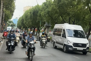 Nắng nóng ở TP.HCM giảm nhiệt, khả năng có mưa dông về chiều tối