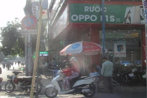 Bắt giữ bảo vệ trộm 80 điện thoại tiền tỉ