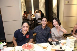 Dàn sao khủng đến dự tiệc cảm ơn phim 'Tiệc trăng máu'