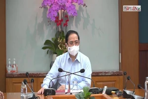 Video: Thủ tướng kiểm tra phòng chống dịch tại 2 bệnh viện 