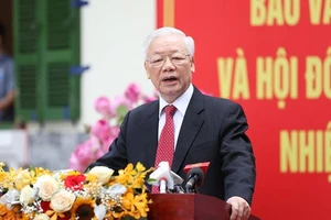 Video: Lãnh đạo trung ương và các tỉnh thành bỏ phiếu bầu cử