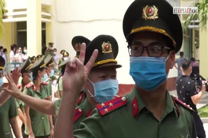 Video: Bác sĩ bệnh viện 199 lên đường hỗ trợ TP.HCM chống dịch