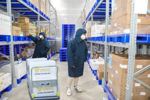 Video: Thêm 580.000 liều vaccine AstraZeneca về Việt Nam