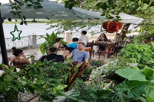 Video: Quán bún 3 tỷ đồng bán tháo đồ đạc để bù lỗ