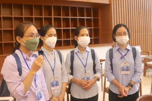 Video: Các nữ tu vượt qua sợ hãi để chăm sóc bệnh nhân bị nhiễm COVID-19