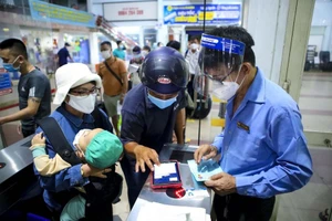 Ga Sài Gòn tái khởi động: Nhiều khách kẹt lại trong chuyến tàu đầu tiên