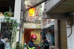 Lửa bao trùm căn nhà 2 tầng trong hẻm ở quận 6