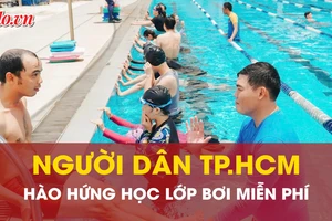 Người dân TP.HCM tìm thấy niềm vui mới ở lớp bơi miễn phí