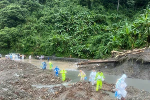 35 ô tô bị kẹt trên đèo Lò Xo: Gói mì ngon nhất từng ăn trong đời tài xế