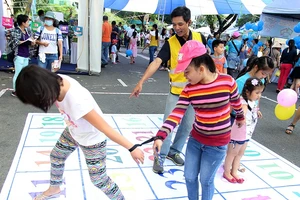 Khuyến khích sinh con sớm là cần thiết