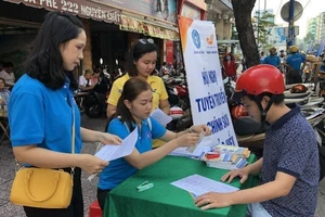 Ngưng đóng BHYT bao lâu thì không được tính 5 năm liên tục?