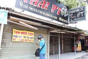 Các tiệm nail, cắt tóc chuyển sang làm tại nhà: Sai quy định phòng chống dịch!