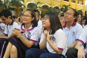 Học sinh Trường THPT Trưng Vương, TP.HCM trong một giờ hoạt động ngoài giờ. Ảnh: NGUYỄN HIỀN