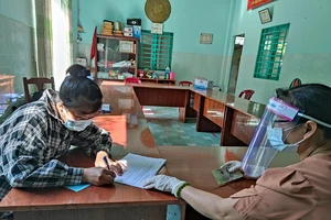 TP.HCM: Tiếp tục hỗ trợ người dân khó khăn do COVID-19