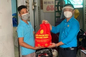 5.000 phần quà đến tay người lao động ở quận Bình Thạnh 