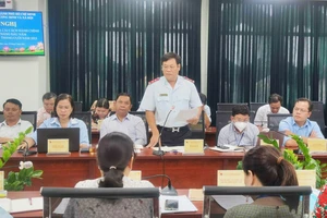 Đại diện Thanh tra Sở phát biểu tại hội nghị. Ảnh: NGUYỄN HIỀN