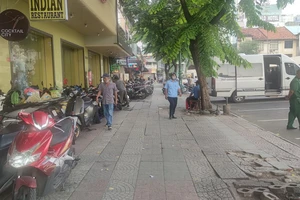 Quận 1 yêu cầu xử nghiêm bãi giữ xe thu phí cao, chiếm vỉa hè