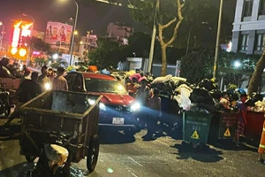 Điểm tập kết rác trên đường Nguyễn Thượng Hiền, phường 4, quận 3, TP.HCM. Ảnh: NH