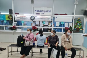 Trường hợp cấp cứu vào ngày lễ, tết thì quyền lợi của người tham gia BHYT vẫn được bảo đảm. Ảnh: NGUYỄN HIỀN