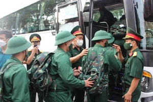 Người lao động nghỉ việc đi nghĩa vụ quân sự không được hưởng trợ cấp thất nghiệp. Ảnh minh họa. NGUYỄN YÊN