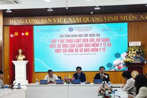 Đề xuất người không có nơi cư trú cũng được mua BHYT theo hộ gia đình