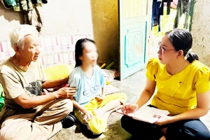 Cháu bé trong gia đình 3 thế hệ không giấy tờ tùy thân đã được cấp mã định danh 