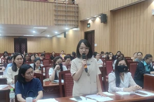 Người lao động có thể chọn hưởng lương hưu hoặc nhận trợ cấp thất nghiệp trước