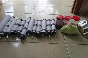 4 học sinh cấp 2 mua hoá chất trên mạng rồi tự chế pháo nổ