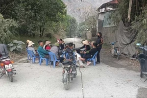 Hoà Bình dừng cấp phép dự án khai thác đá sau vụ dân chặn mỏ đá gây ô nhiễm