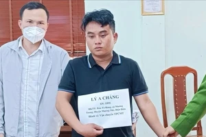 Bắt đối tượng vận chuyển 8 bánh heroin