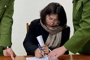 Khởi tố đối tượng tham ô tiền trợ cấp xã hội