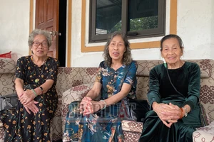 Ba chị em U90 tham gia giải marathon hướng về Giỗ Tổ Hùng Vương 2024