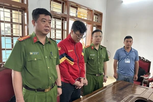 Bắt cựu nhân viên ngân hàng chiếm đoạt tiền của khách