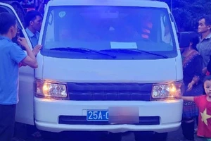 Lai Châu: Công an dùng xe chuyên dụng đưa cụ ông 101 tuổi đi cấp cứu 