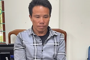 Mua 3 bánh heroin chưa kịp bán thì bị cảnh sát bắt