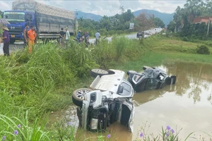 Vụ 2 ô tô lật xuống ao ở Phú Thọ: Một người không qua khỏi