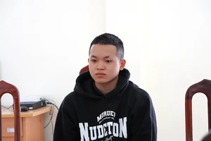 Tạm giữ thanh niên làm 'chuyện vợ chồng' với thiếu nữ 15 tuổi