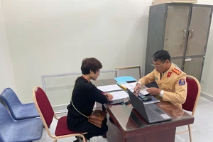 Phạt nữ tài xế đi ngược chiều trên cao tốc Hà Nội - Hải Phòng