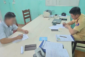 Tài xế ô tô khách chạy xe quá tốc độ, nồng độ cồn cao gấp 3 lần mức kịch khung