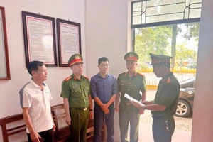 Vụ thẻ BHYT hết hạn: Khởi tố kế toán chiếm đoạt gần 200 triệu tiền BHYT