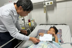 Vụ lật tàu ở vịnh Hạ Long: 'Tôi đang đi tìm thì nghe tiếng chú ơi cứu cháu với'