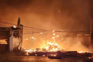 Nổ lớn ở Hưng Yên, một ngôi nhà sập hoàn toàn