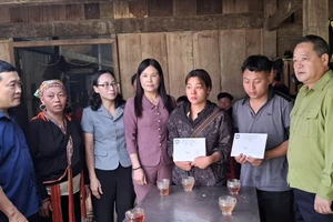 2 anh em ruột tử vong do trụ cổng trường đổ đè trúng