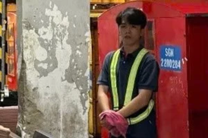 Nhân viên phục vụ hành lý sân bay trộm 50 triệu trong vali ký gửi của khách