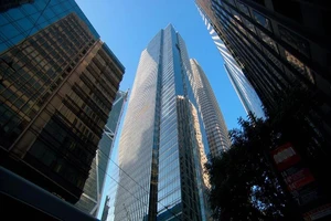 Sau vụ sập chung cư gần đây ở bang Florida, Mỹ, Tháp Thiên niên kỷ ở San Francisco đã trở thành nỗi lo mới của cư dân sống bên trong tòa nhà.