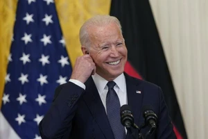Tổng thống Mỹ Joe Biden phát biểu trong buổi họp báo với Thủ tướng Đức Angela Merkel tại Nhà Trắng, ngày 15-7.